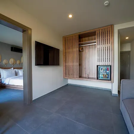 Hotel Khai 4*